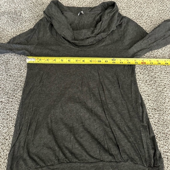 SPLENDID Medium Gray Knit Cowl Neck Tunic Top R $80 - Picture 6 of 7